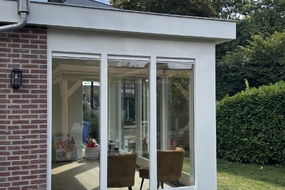 Zijkant serre